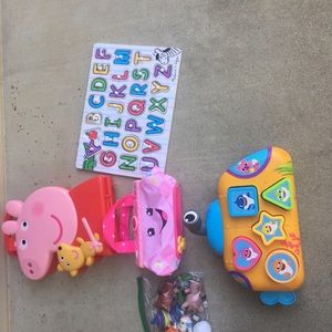 Peppa Pig Baby Shark Finger Puppet assorted toys